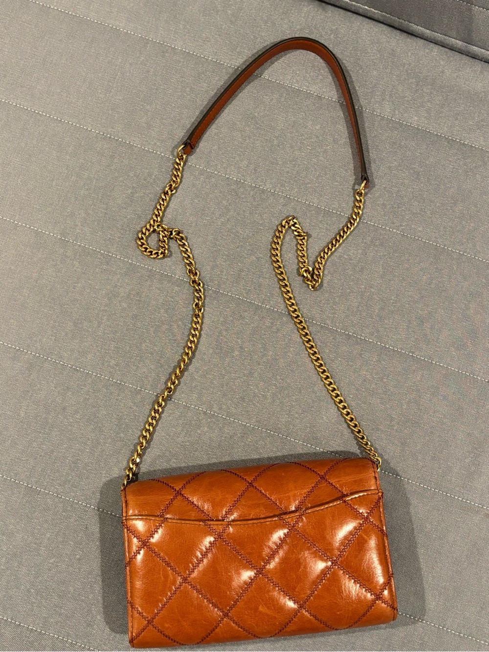 New new w/o tags Tory beautifulQuilted Cognac Leather Crossbody Bag with Chain - Picture 5 of 7